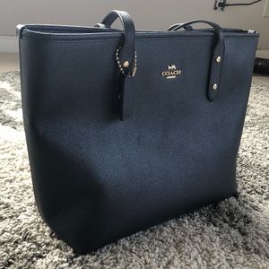 Gently used coach tote